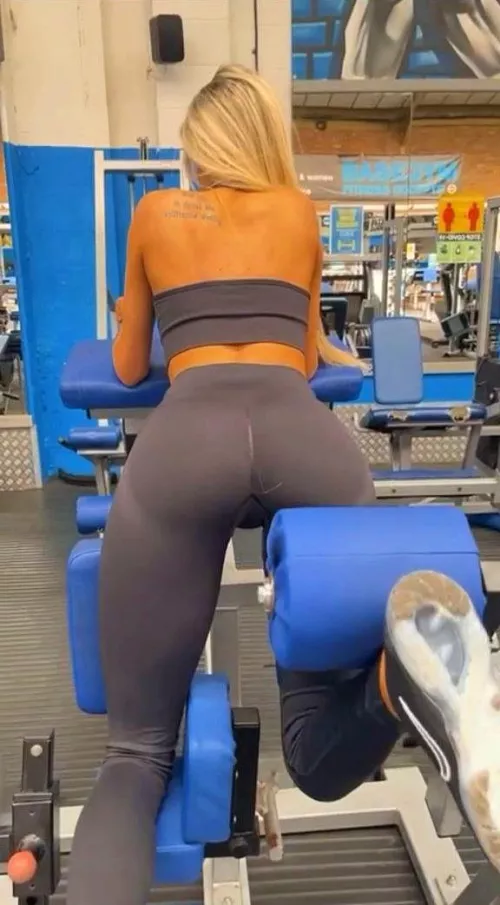 I am ready for my home workout. [F]