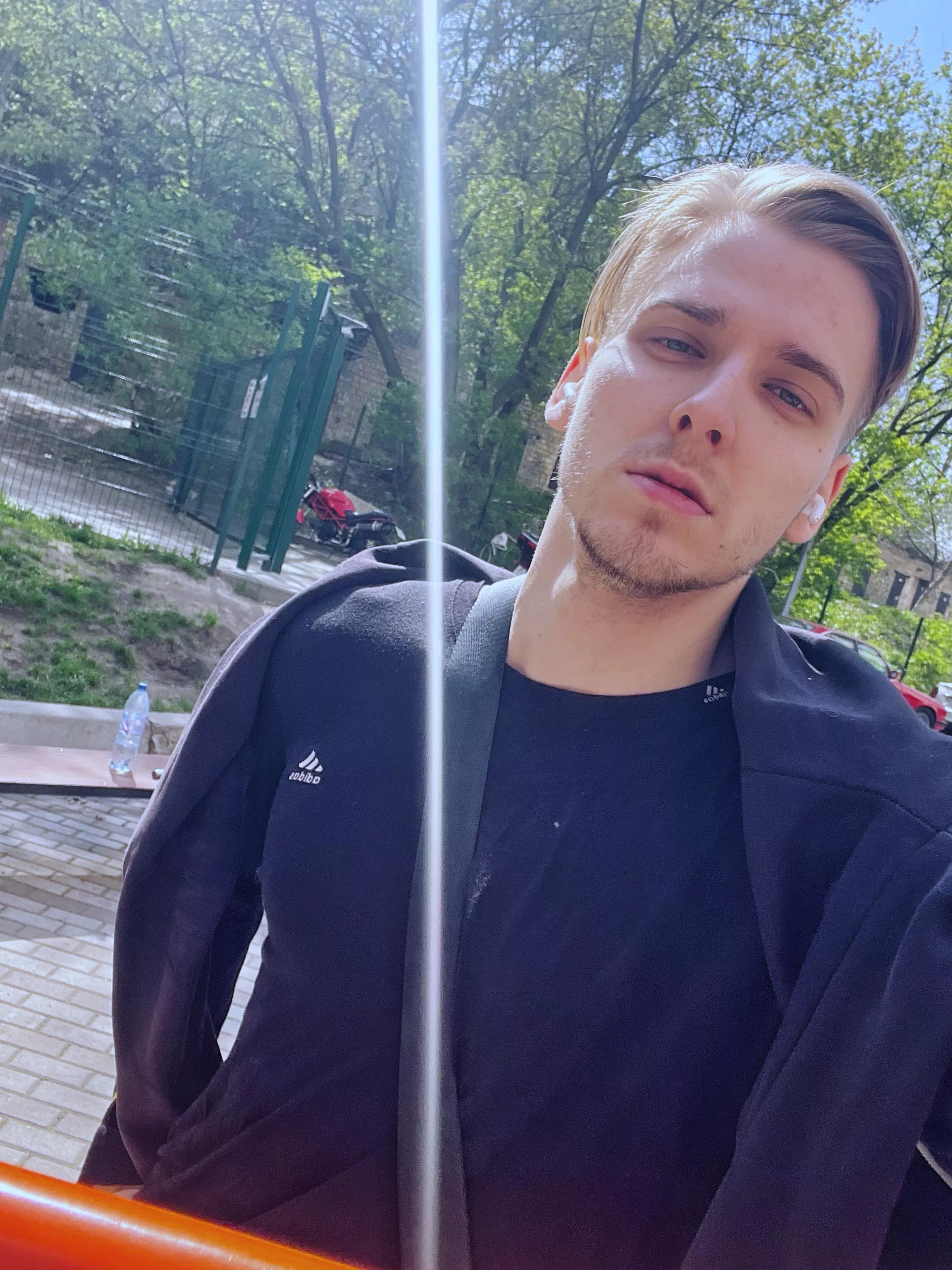 i hope everyone is having productive start of the week :)