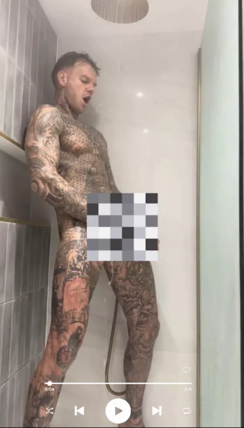 Keep your eyes on the tattoos.… or don’t 😜