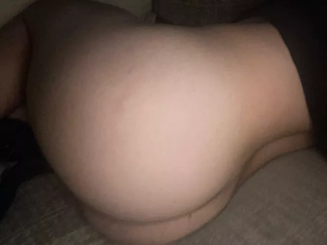 Looking for someone to dm