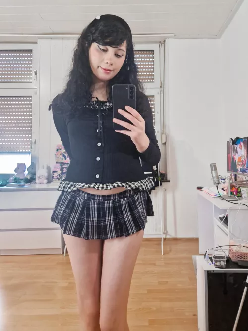 looking like a girl is the vibe 💗