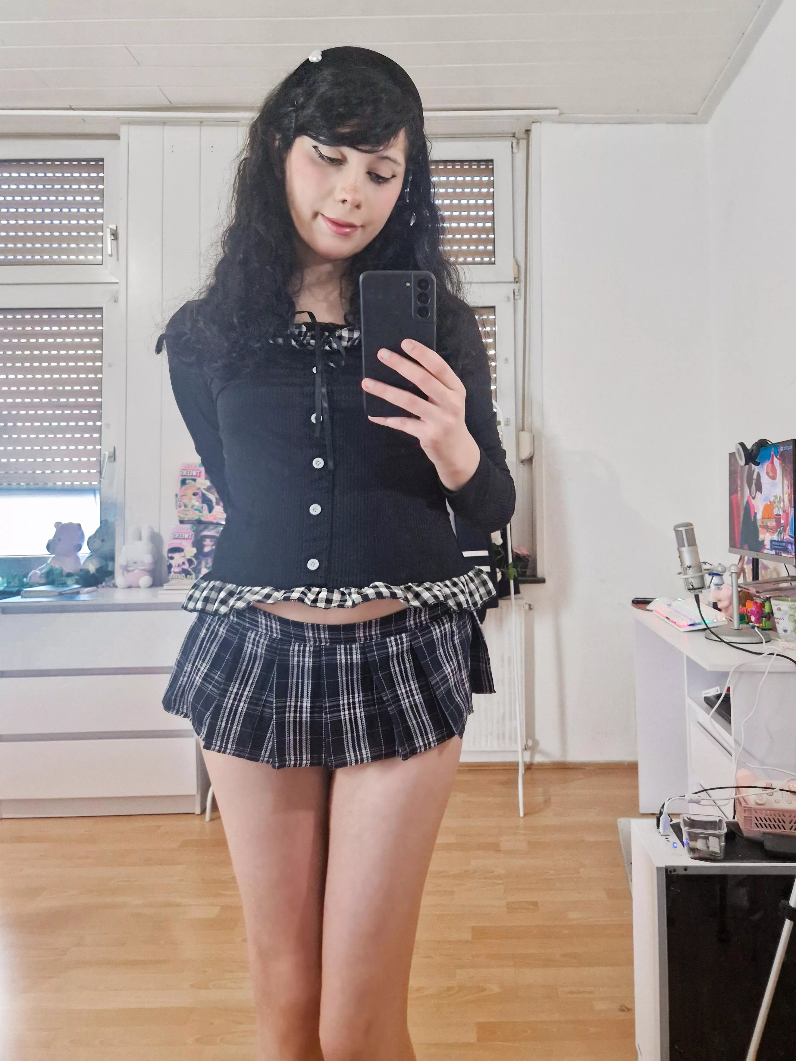 looking like a girl is the vibe 💗