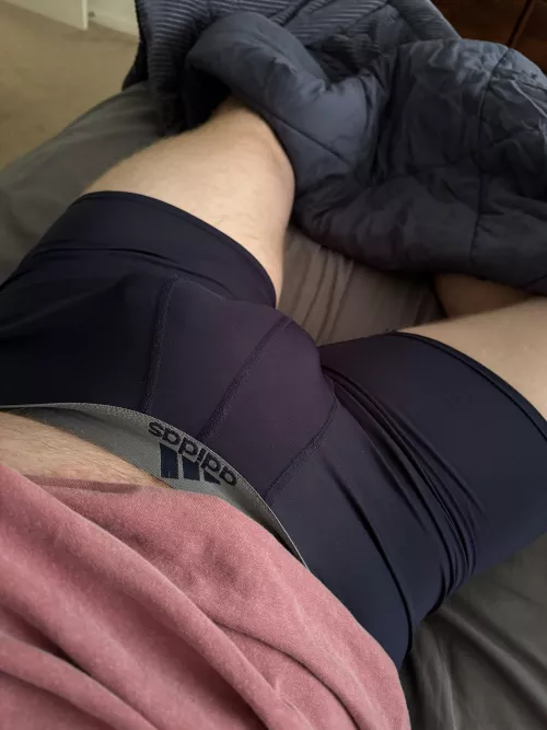 Love to find other bros who I can chill with in our boxers together.