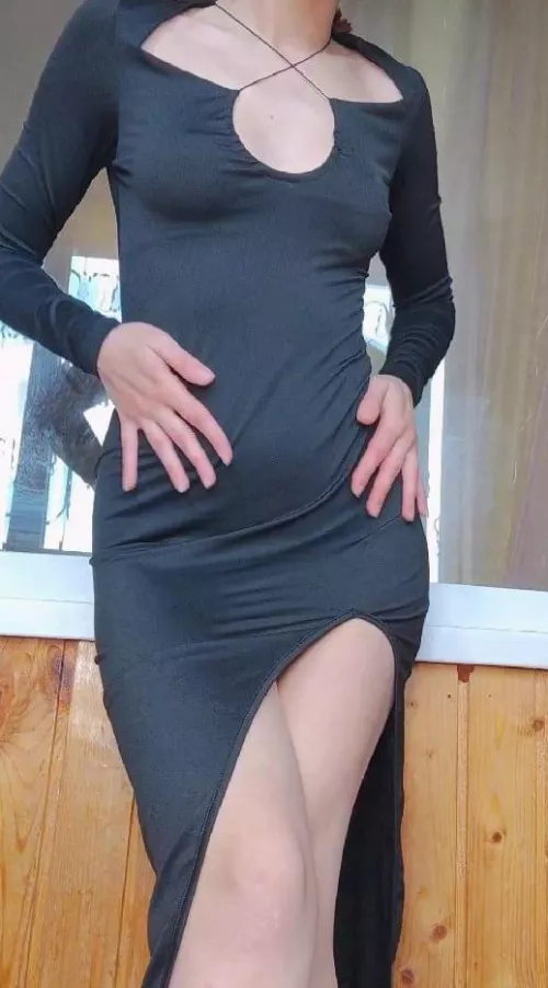 My boss recently found out what I post online… What should I do?! 🙈