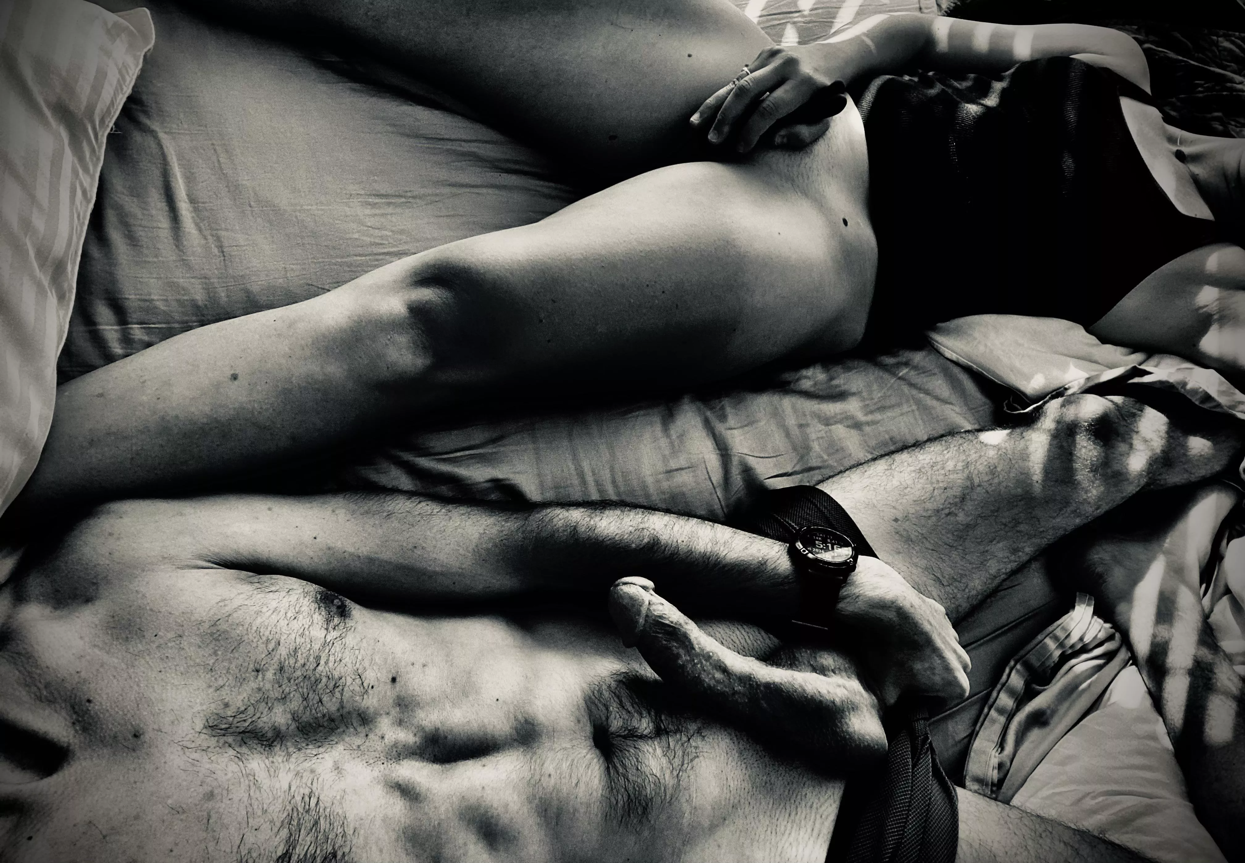 Psyche’s got her vibe and we’re both ready for a sexy couple… is that couple you? 😏😈