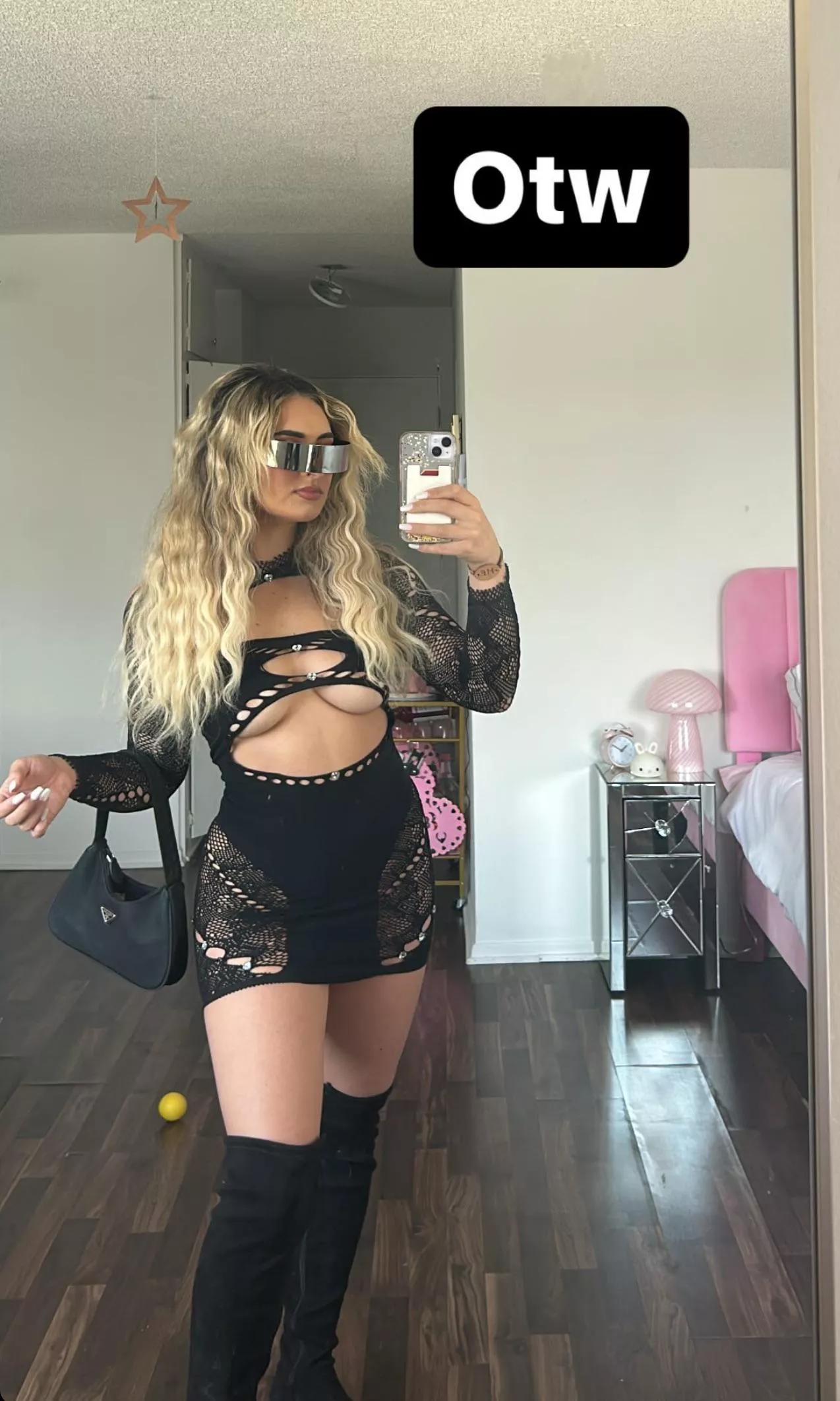 Rave babe Noelle