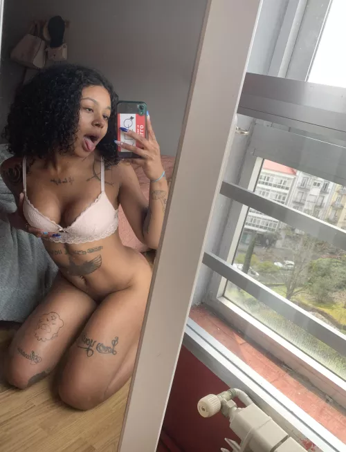 Sending flirting photos is the best part of communication