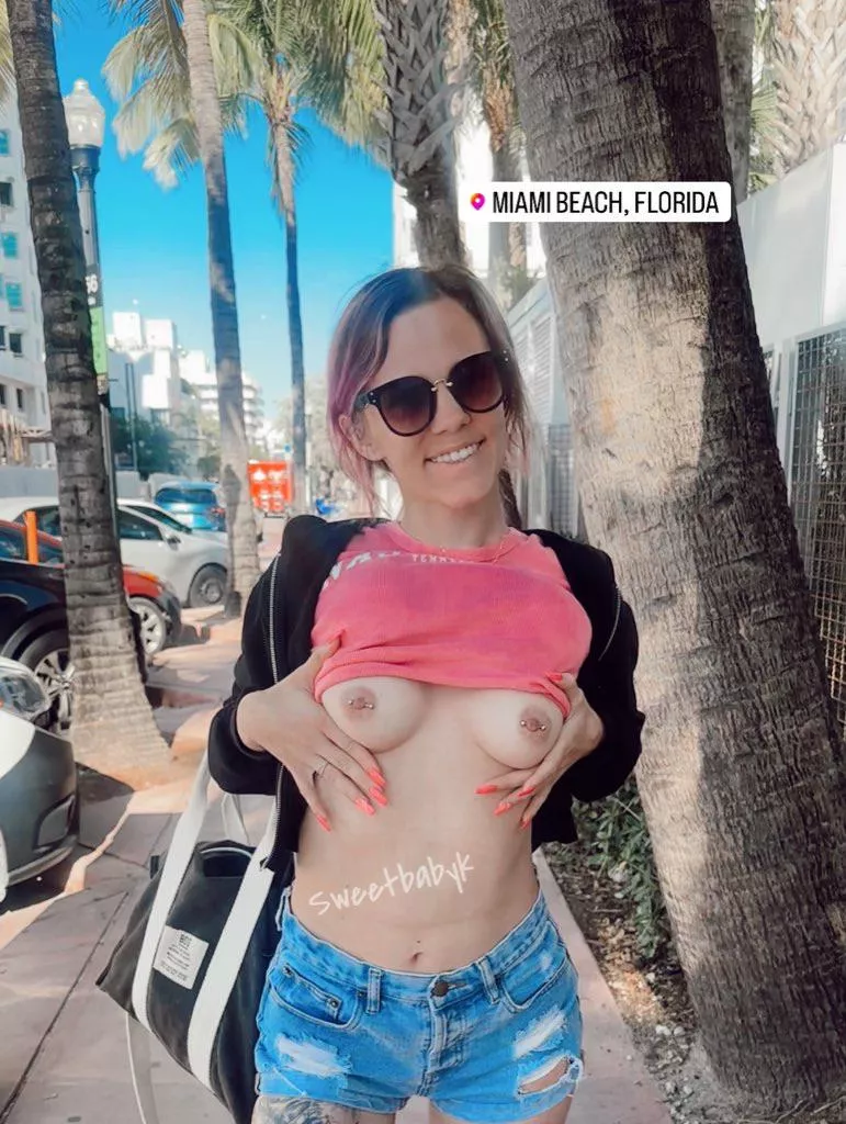 Showing Florida my tittys today! 
