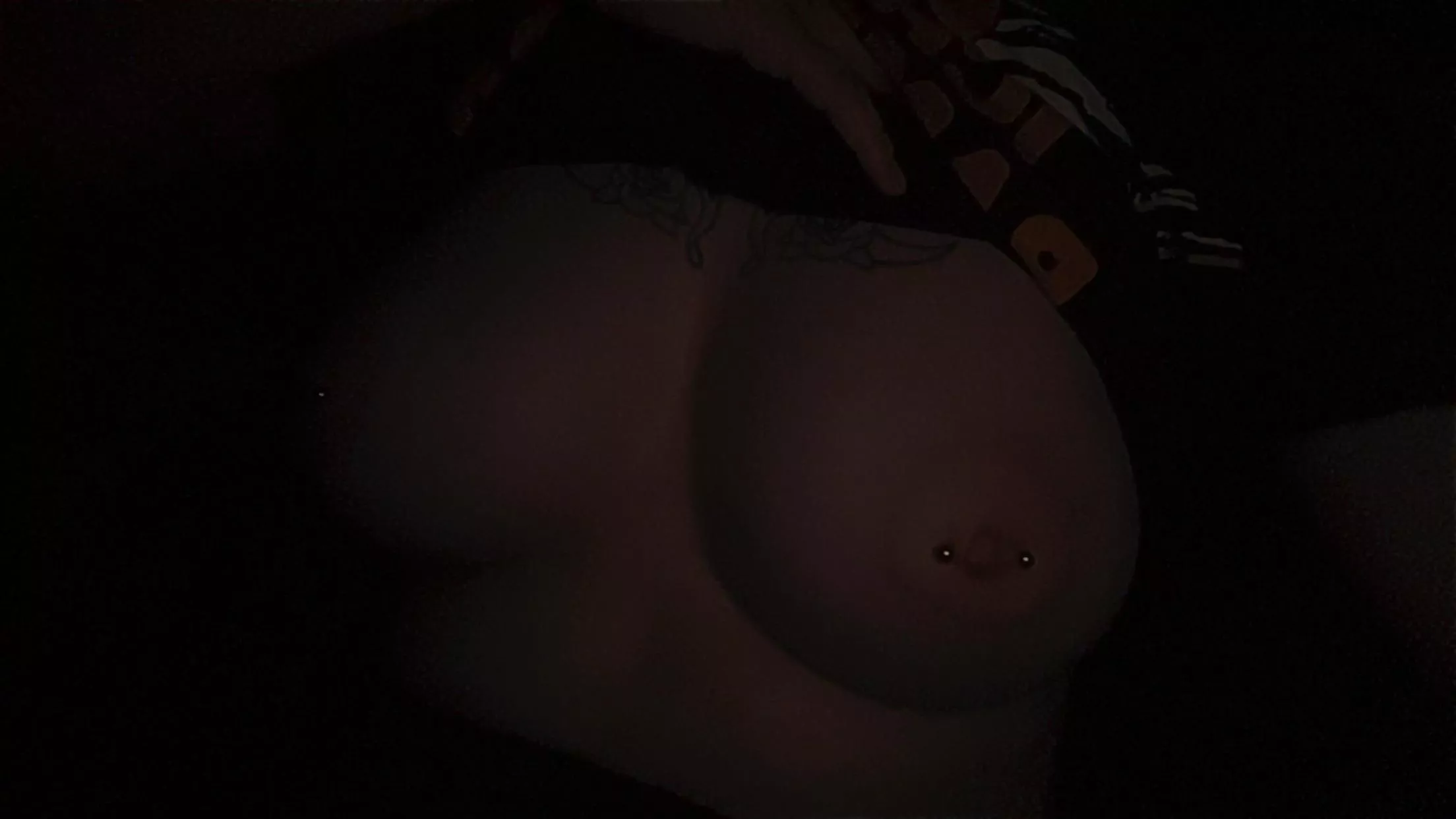 Sometimes dark pics are so cute