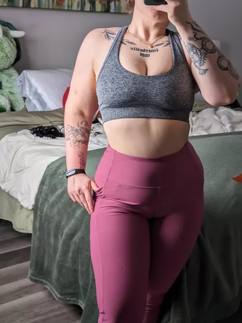 Sports bra is doing me justice [F]