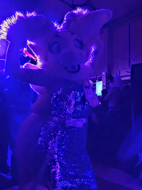 Sylvie had an amazing time dancing at Frolic!~