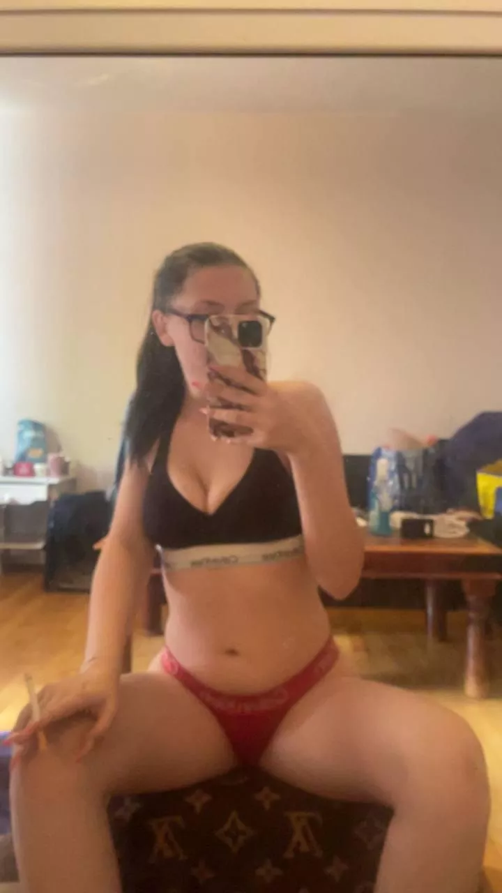 take a peek of today's pair 😏😝