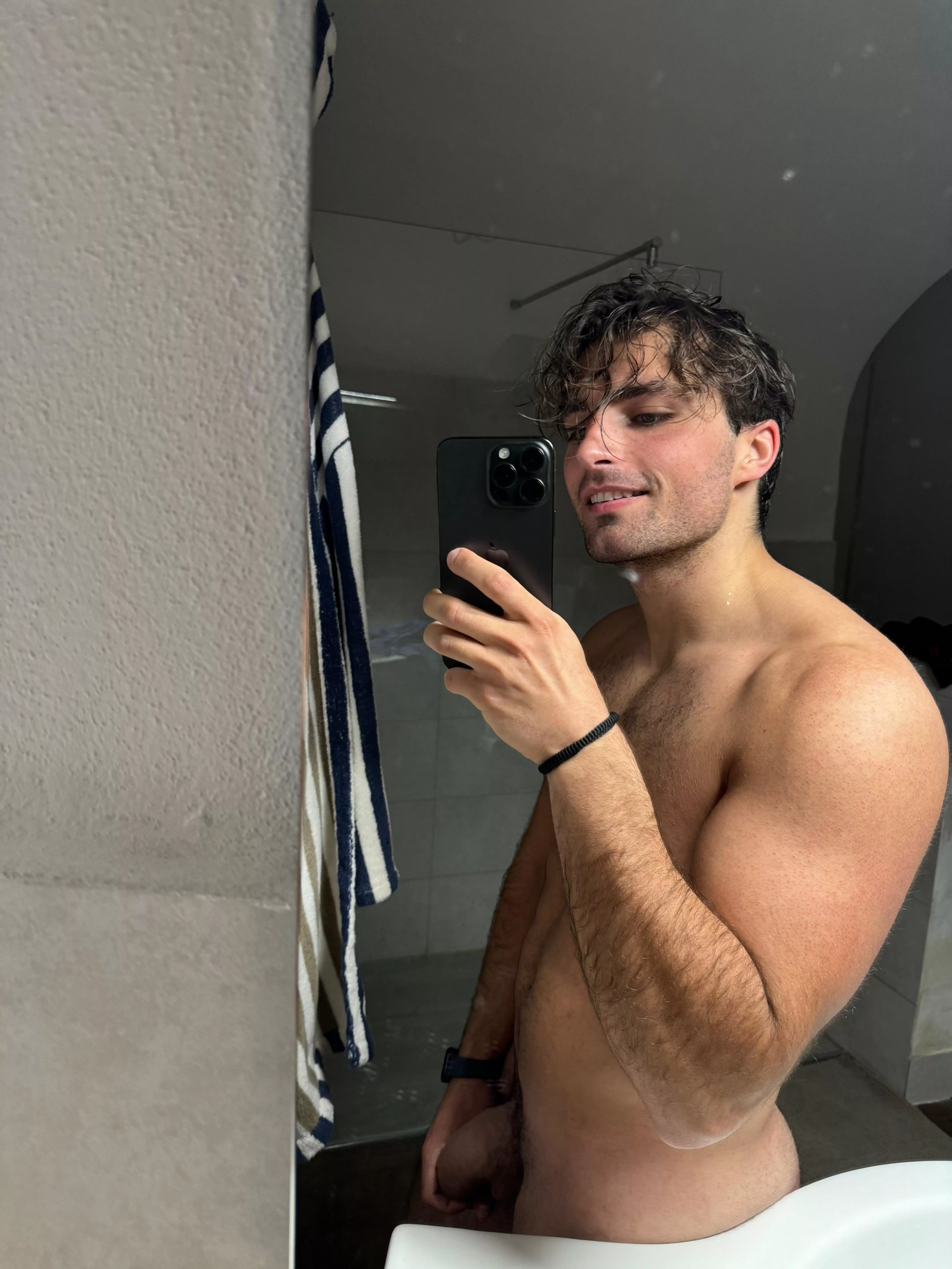 Tell me ur first thought about this pic 