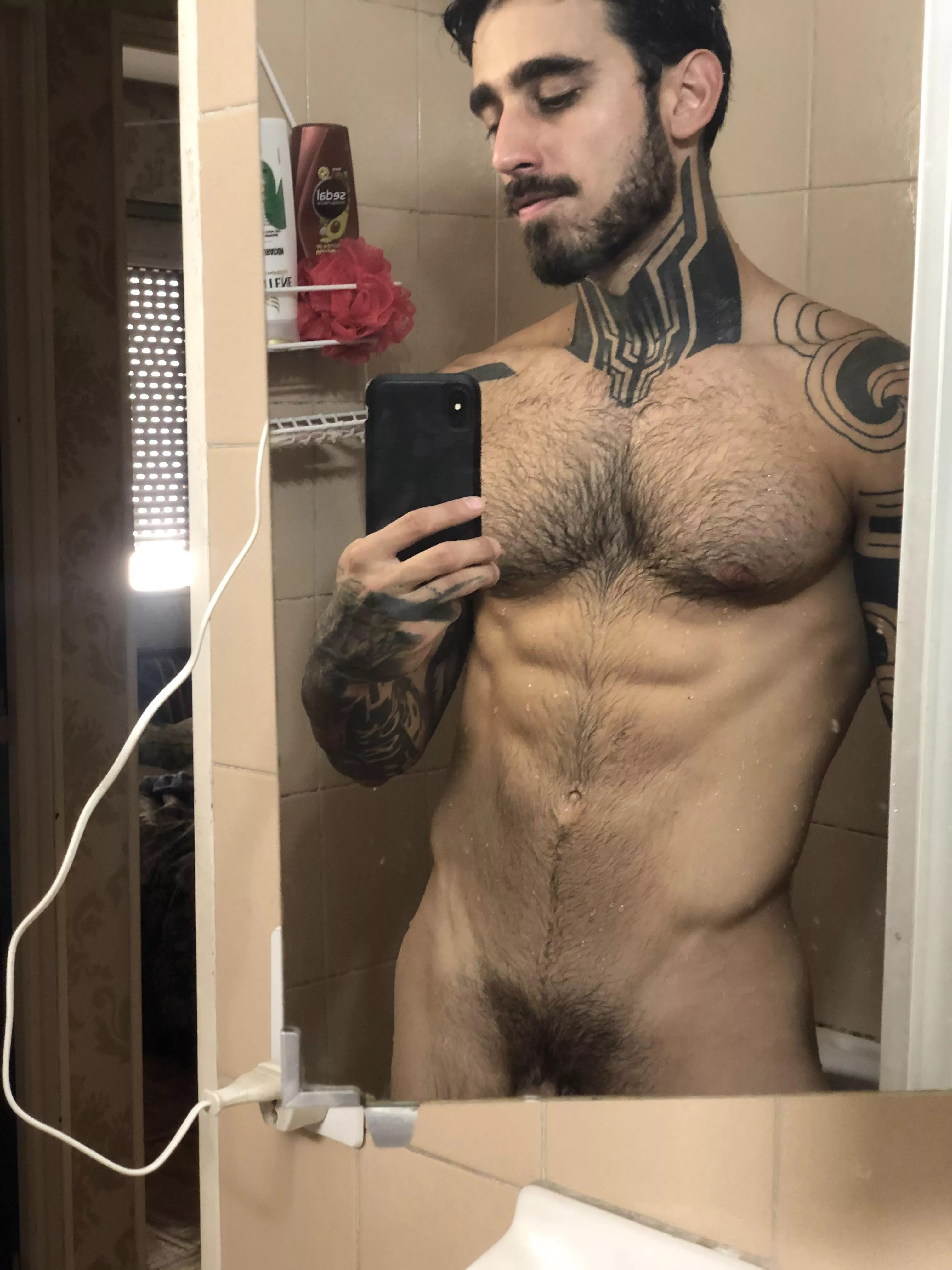 The hairier the chest, the horny the man 😊