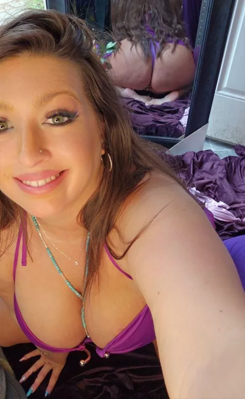 Thick mom with a fat ass..