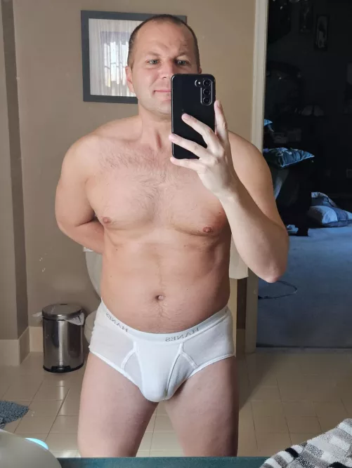 Who grew up with a family that wore white briefs? [38]