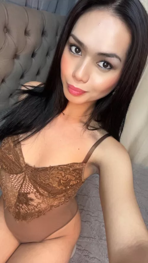 would u be okey if your girl has a cock? 