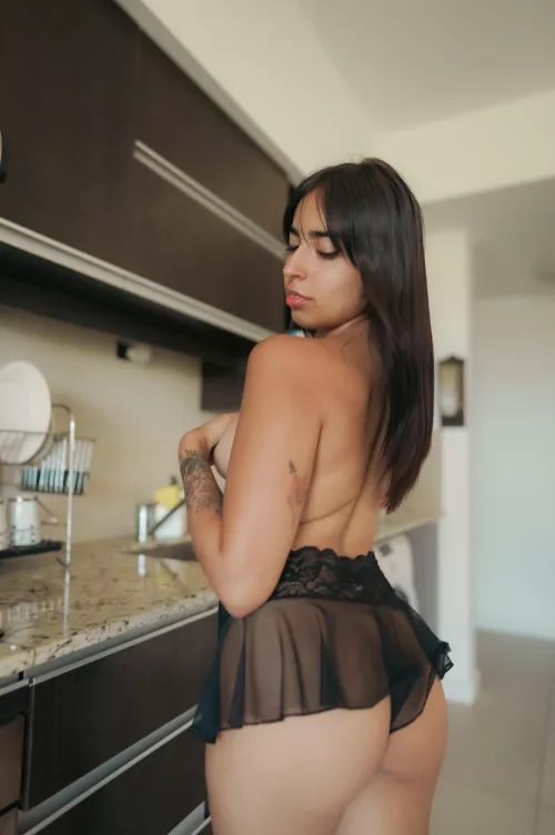 Would you slut me out on our first date?