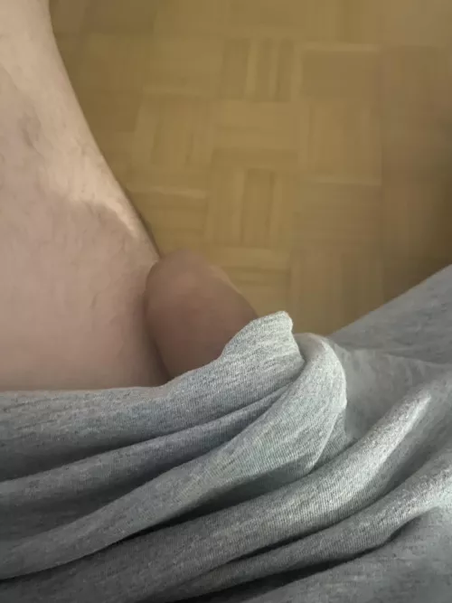 write „hey“ if you wanna see him completely