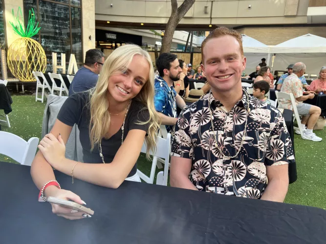 You can tell my sister got the good genes πͺπ