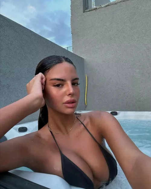 Another busty Israeli 