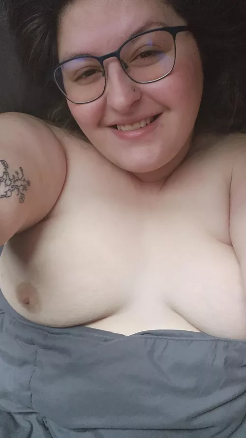 Come curl up and put your face in my titties 😏