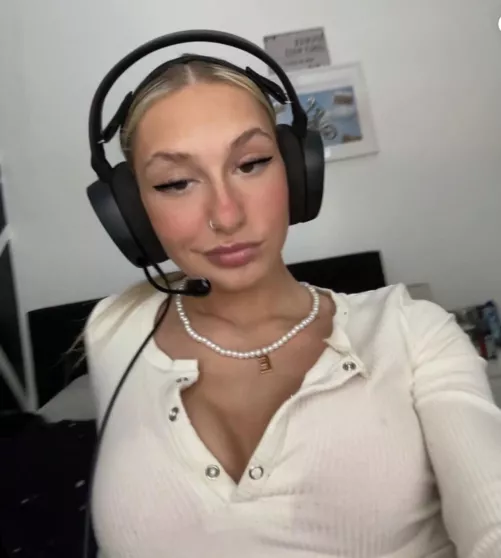 Do skinny girls still suit crops