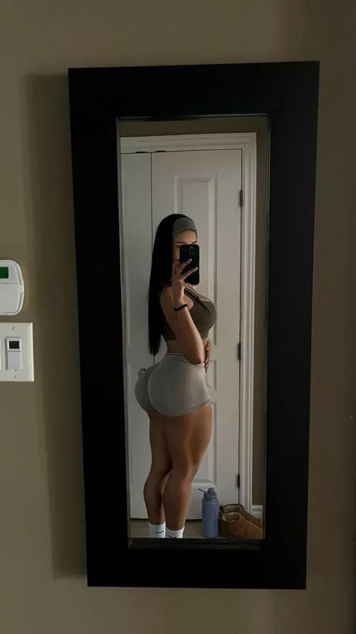 Do you like my gym outfit?