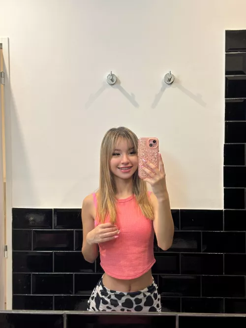 Do you think this crop top and skirt go well together?