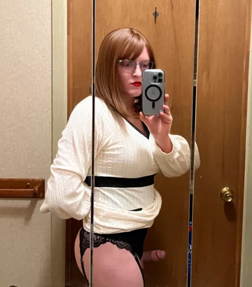 Does my ass look fuckable? I’m not sure..