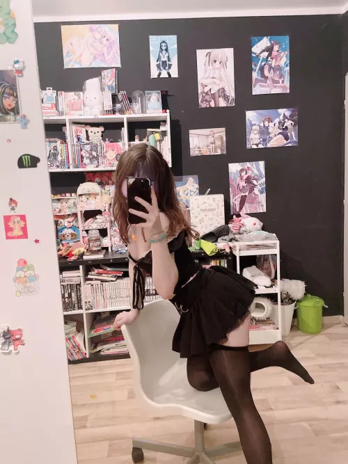 Does my curvy 21yo body turn you on?