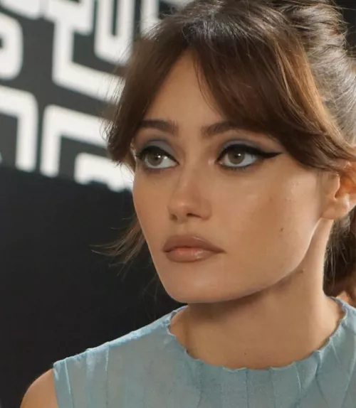 Ella Purnell 