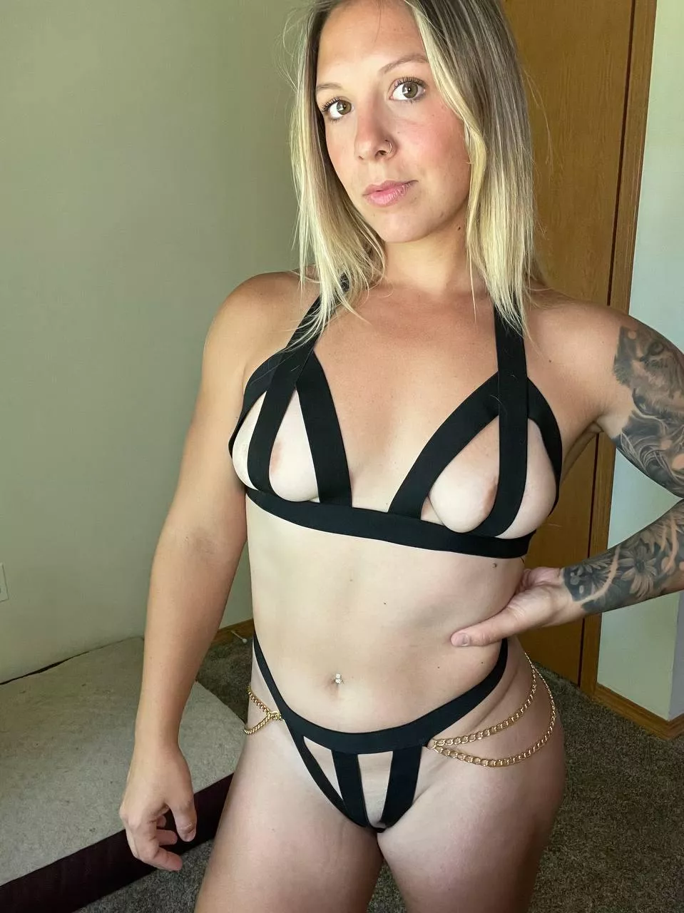 Fan Fucks are my specialty ... If you like fit ladies let me know what state you live in