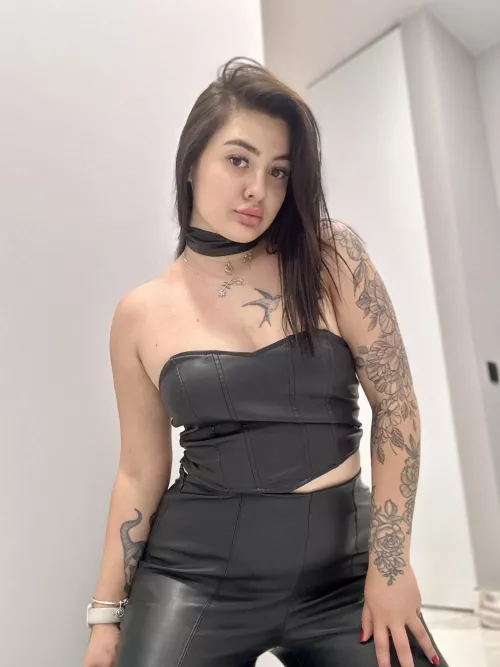 Feeling sexy in leather