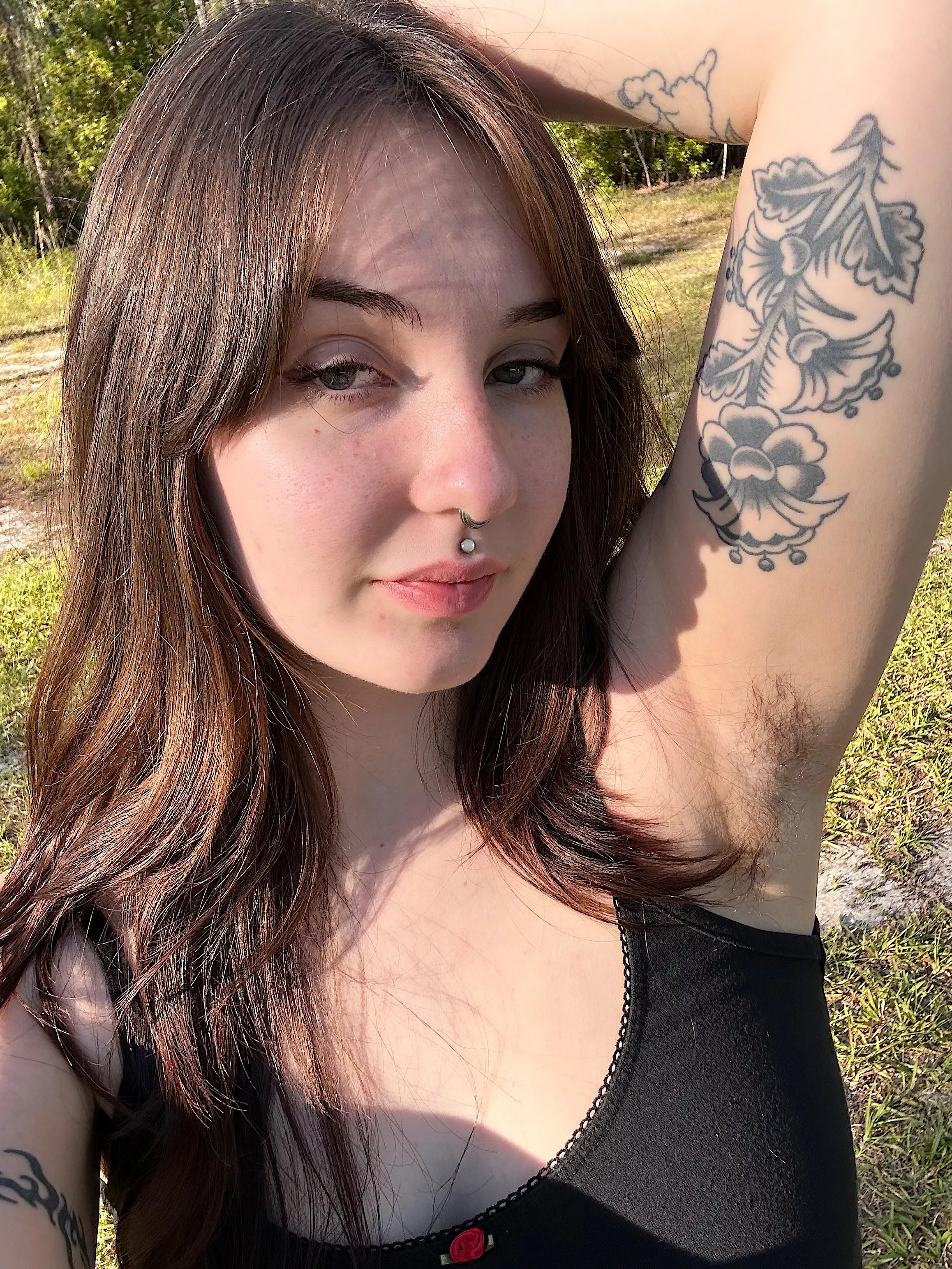 Feminine and hairy 💕