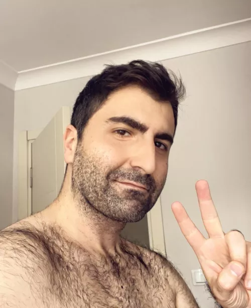 Happy Tuesday, boys! ✌🏻