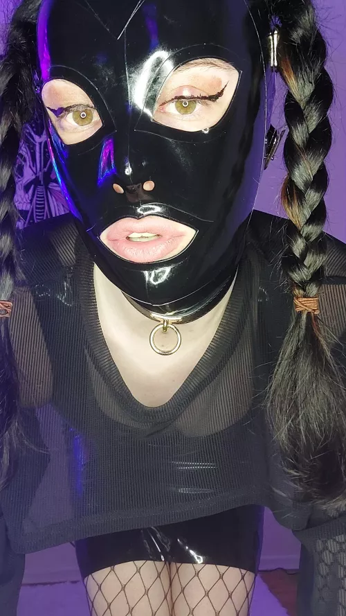 Heading to the club. Think you could pick me up?