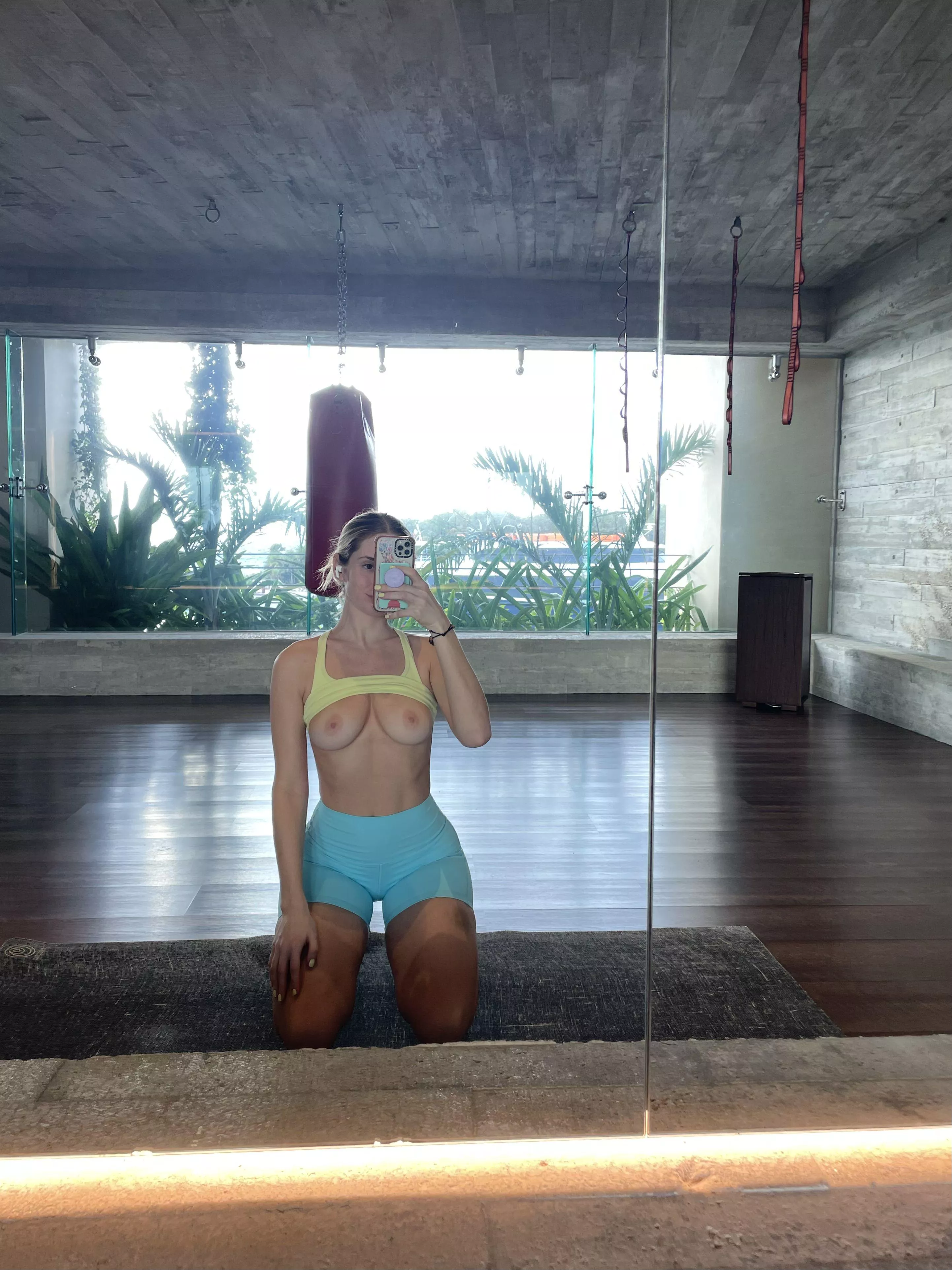 hey its me, your slutty gym crush :P