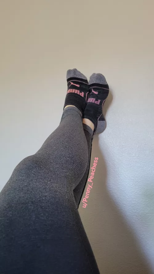 I love wearing my Pumas for the gym! They're so fitted and get so warm at the gym 🥵 