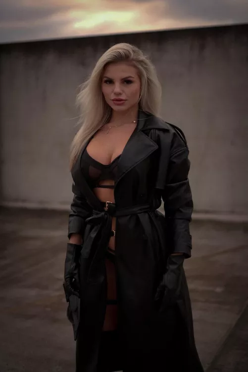 i'm tired of boys my age, i need a real man to stretch me out