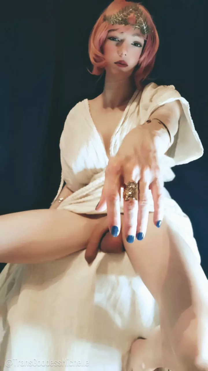 Kiss my ring, peasant 💋💍