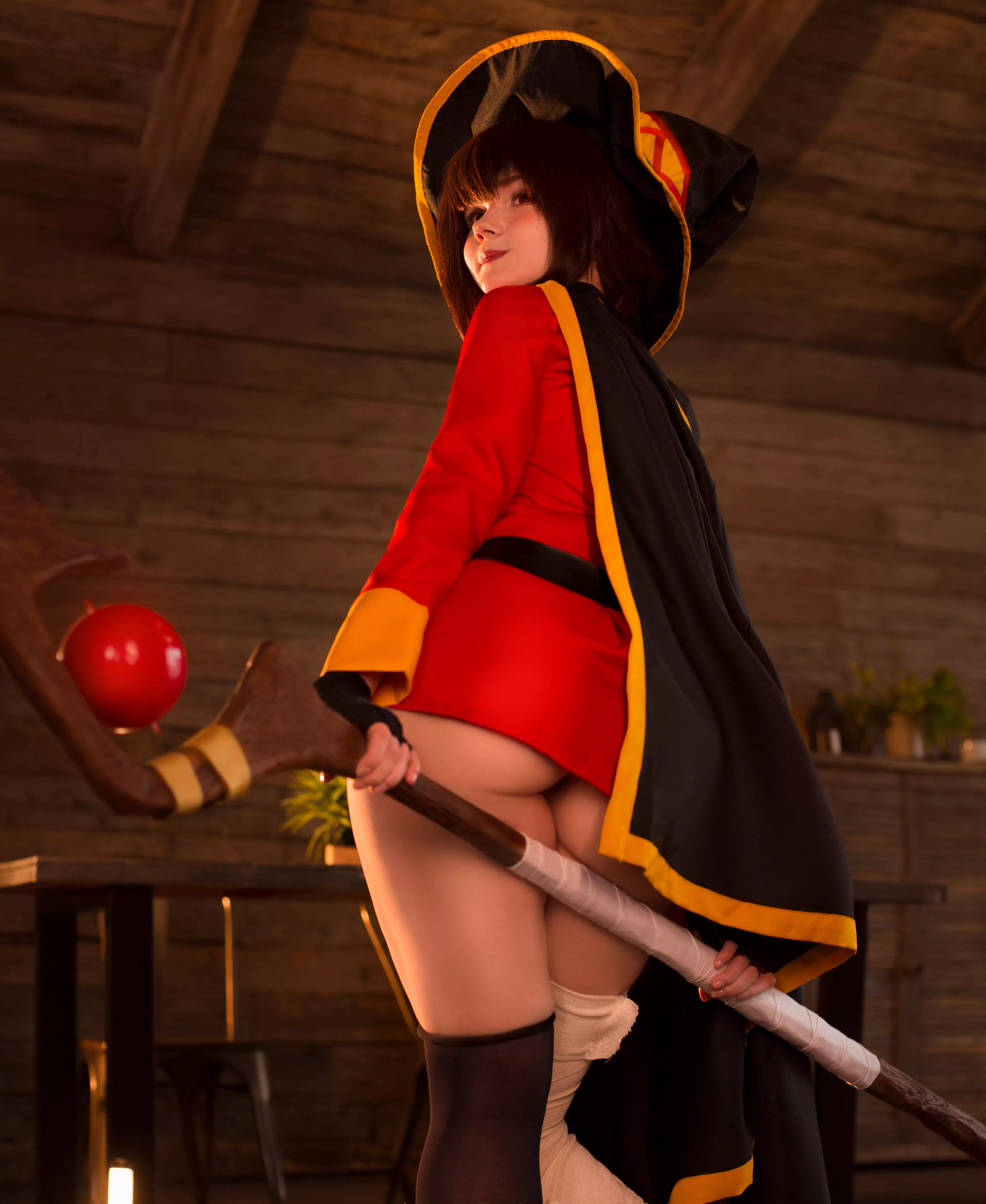 Megumin cosplay by Neyrodesu 