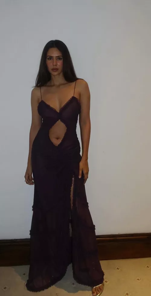 Msg me for her Instagram she is my wife I can introduce you to her as my friend but you have to msg me that what came in your mind after you saw her comment down and why do she posts sexy pics of her on Instagram and always flaunting herself and I want y