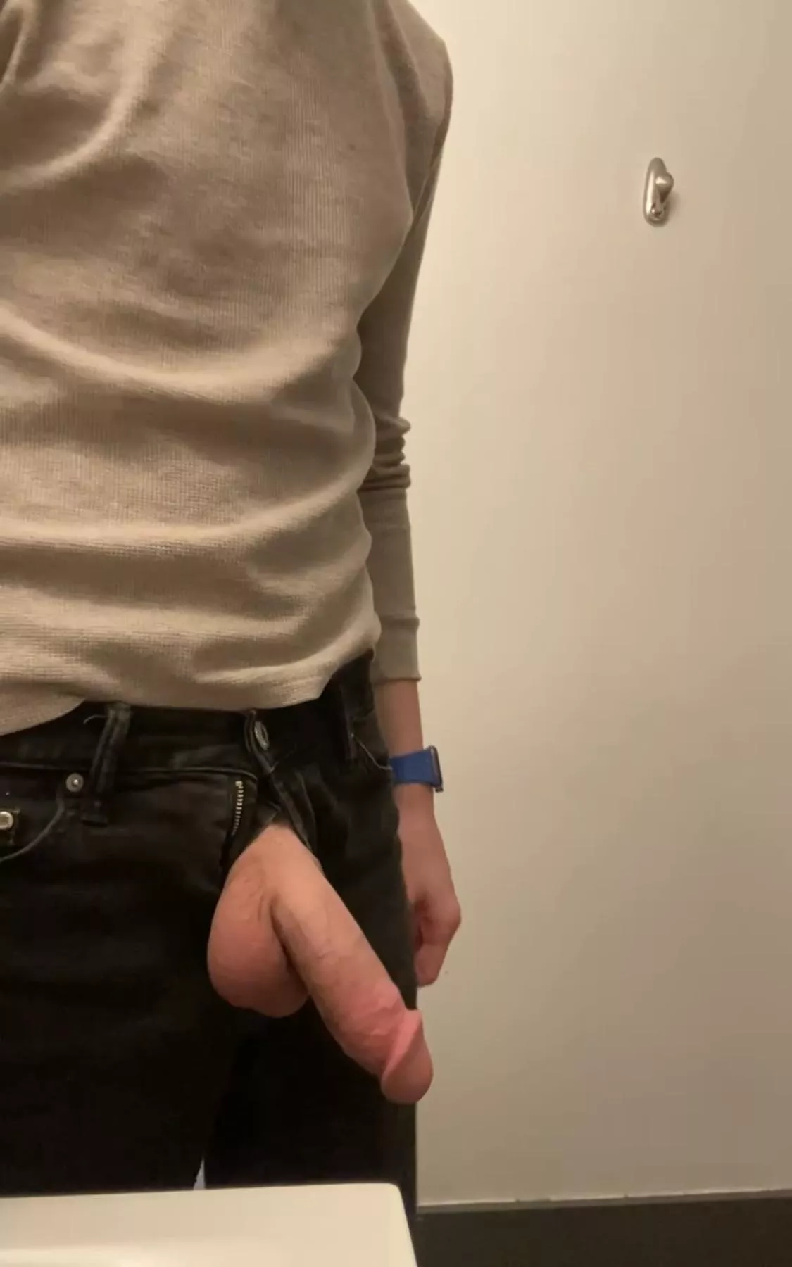My 8 inch cock is always getting caught in my zipper
