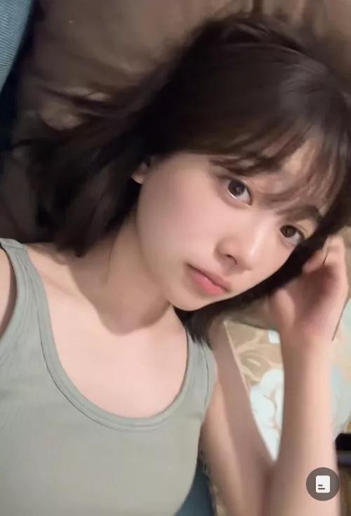 Name a teen JAV Actress that looks like this girl!