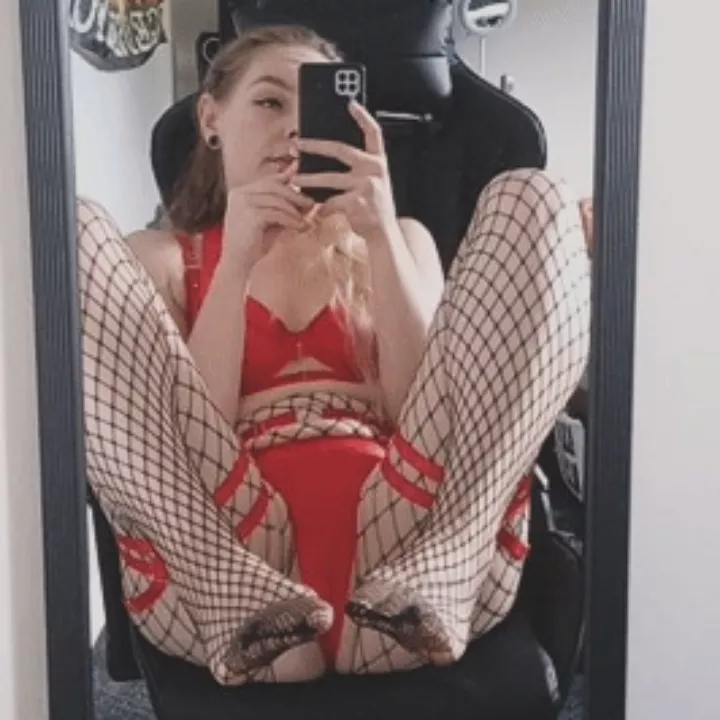 Naughty gamer wants you to cover me in your load 