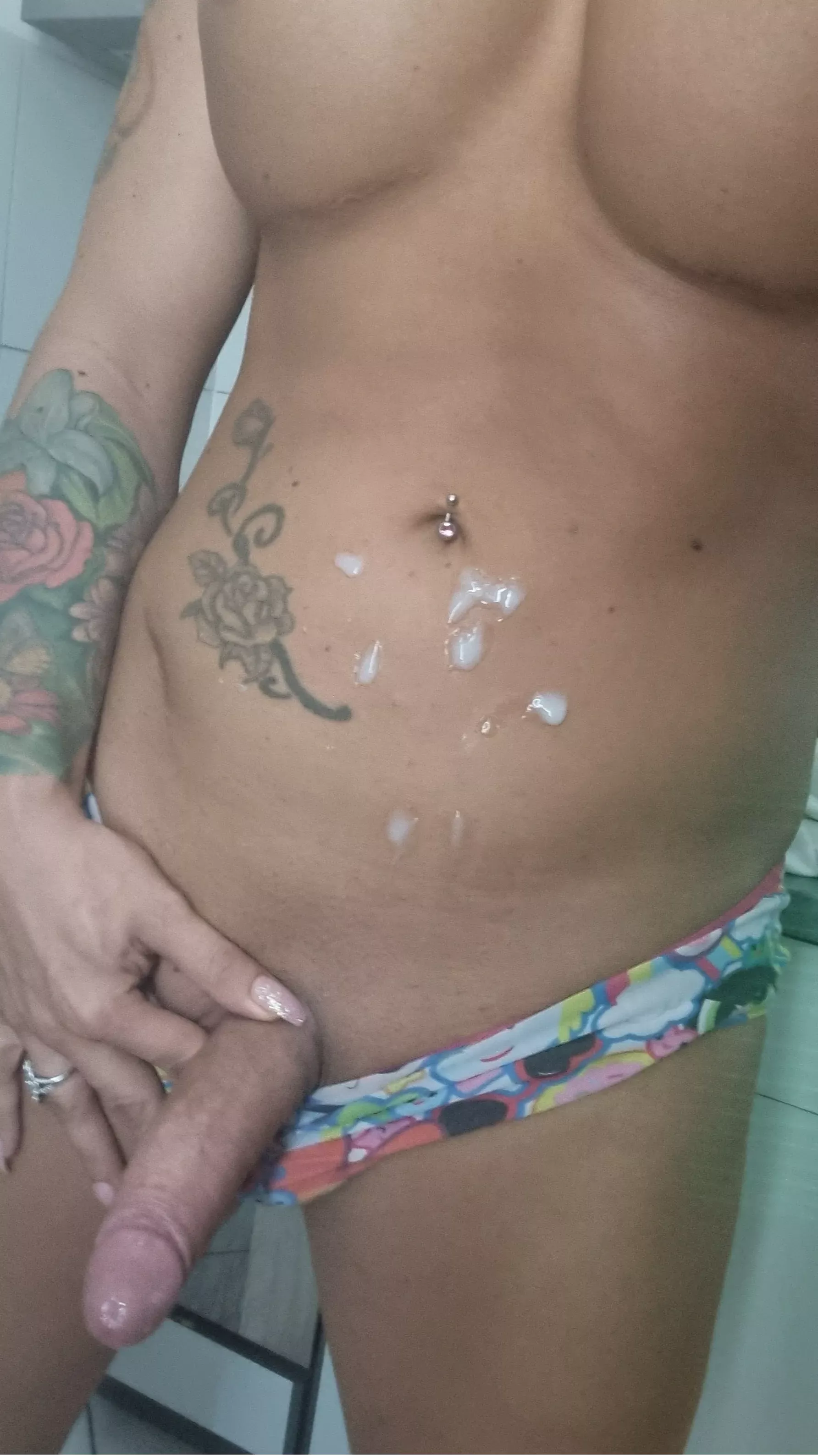 need a man I can send my dick vids to, any volunteers?❤️