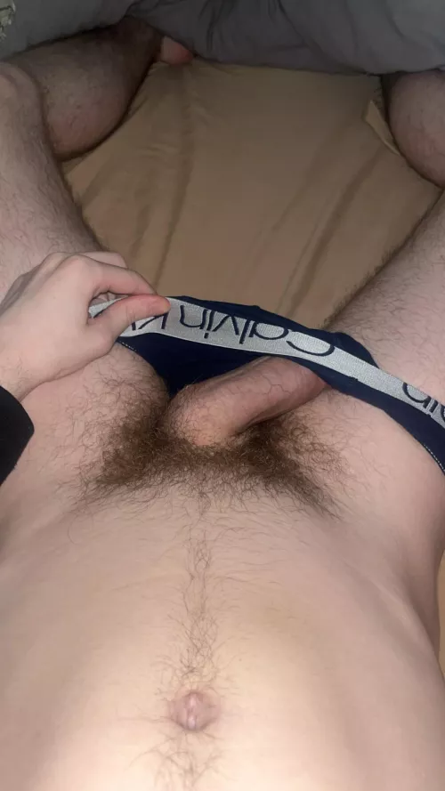 need someone to play w my hairy twink cock🥴