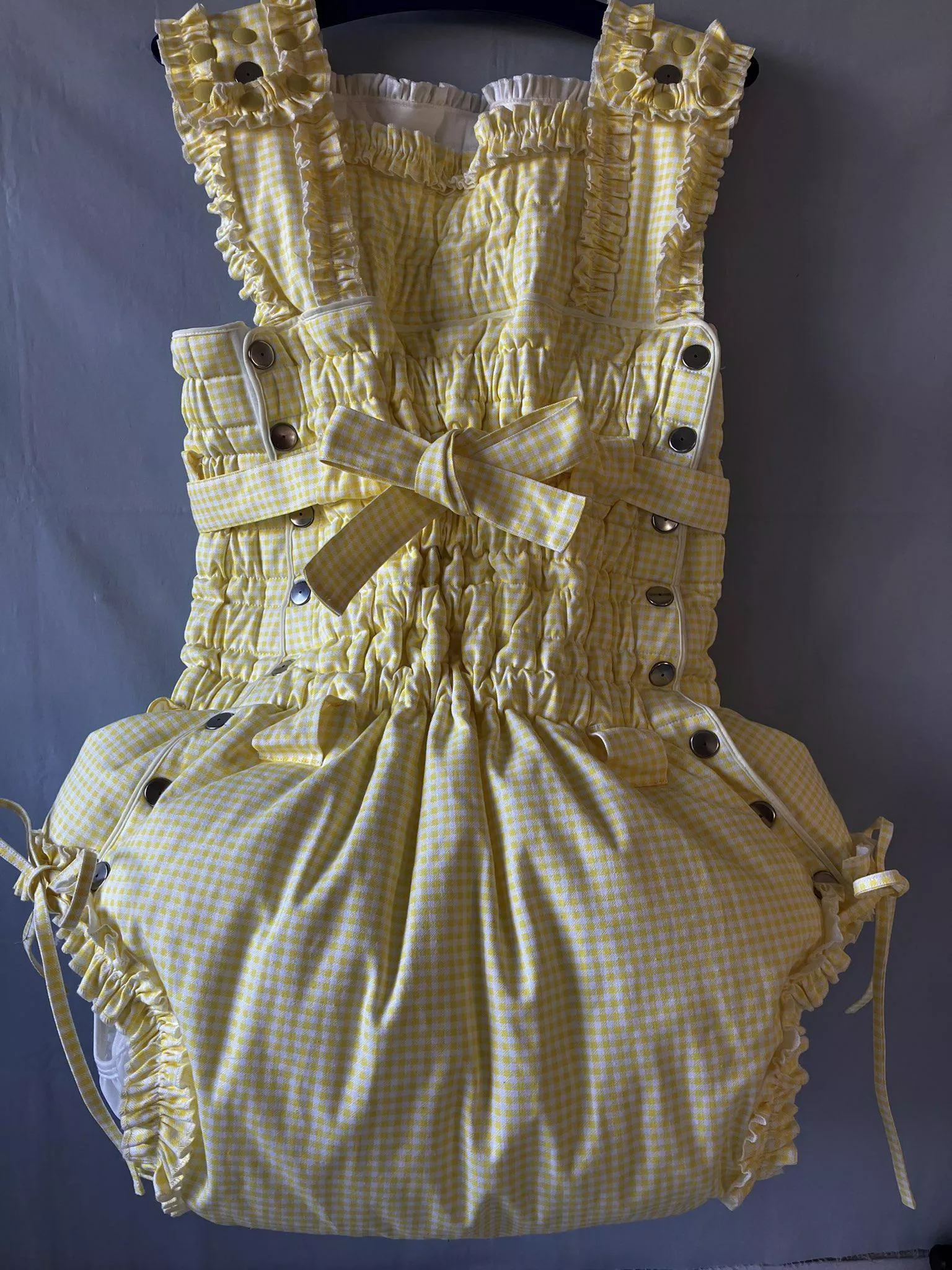 OMG look at this diaper I found 