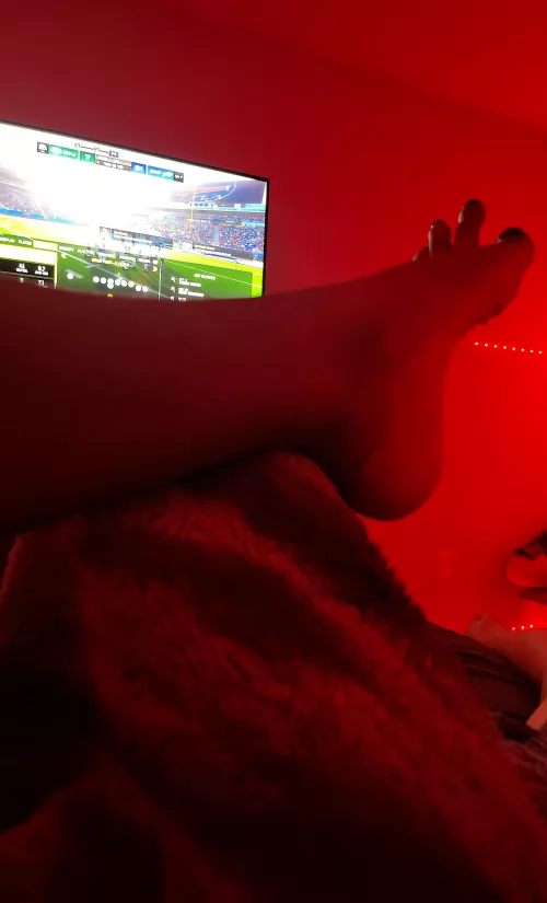 Open wide, let mommy feed you 🫦